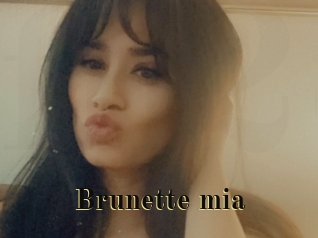 Brunette_mia