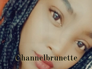 Channelbrunette