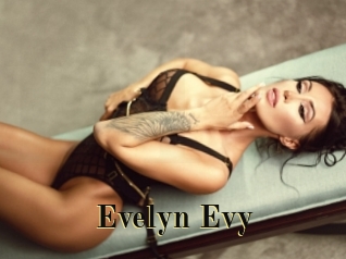 Evelyn_Evy