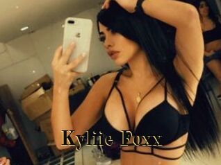 Kyliie_Foxx