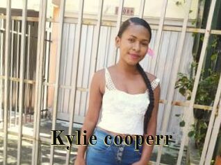 Kylie_cooperr