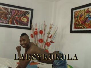 LARSYKOKOLA