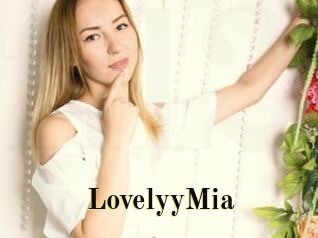 LovelyyMia