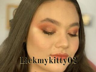 Lickmykitty02