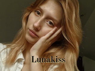 Lunakiss