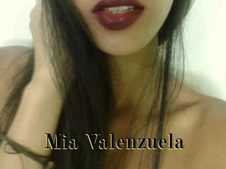 Mia_Valenzuela