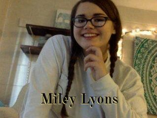 Miley_Lyons