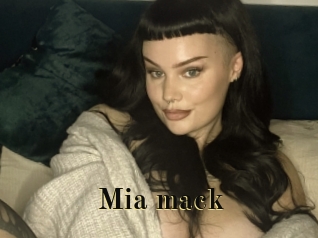 Mia_mack