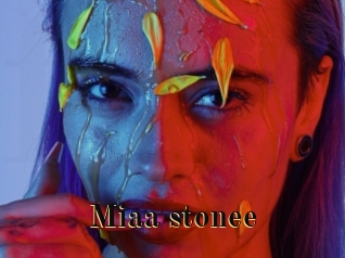 Miaa_stonee
