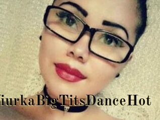 NiurkaBigTitsDanceHot