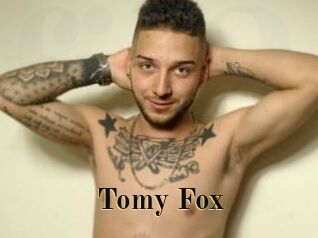 Tomy_Fox